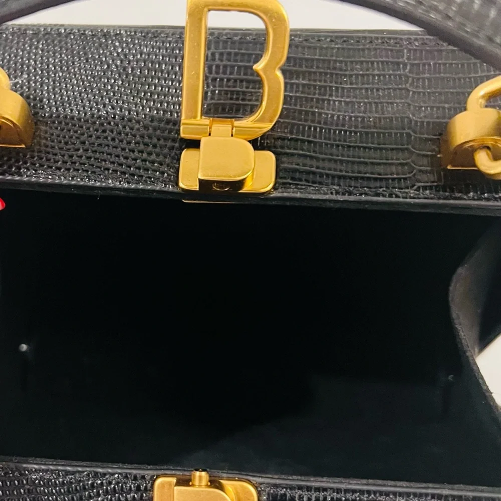 Brandon Blackwood Kendrick Trunk bag in Black lizard-embossed leather. - Picture 6 of 9